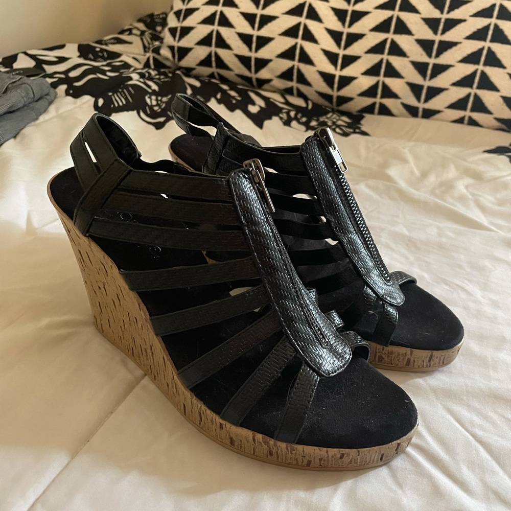 Aerosoles cork zip up heels